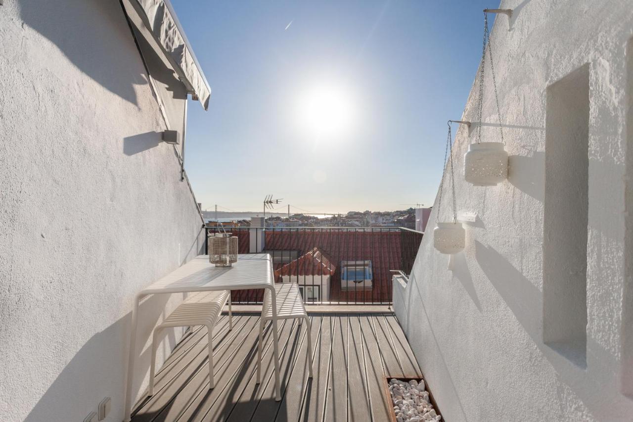 Alfama Charming Apartment With Amazing River View And Terrace Lisboa Exterior foto